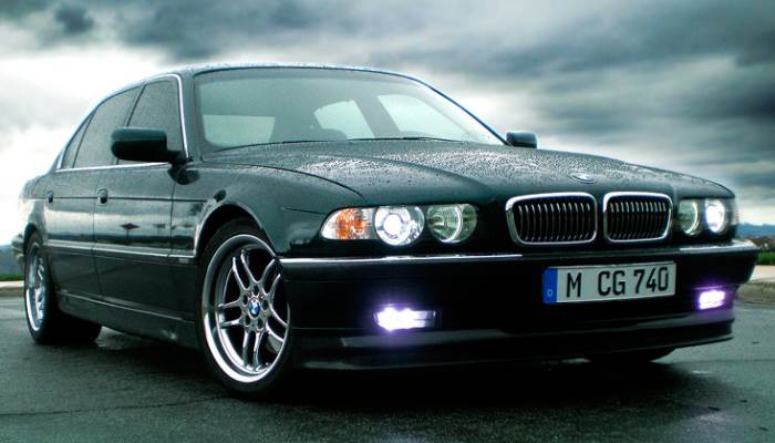 BMW-7-E38-foto